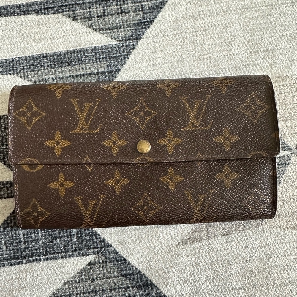 Louis Vuitton Monogram Portefeiulle Sarah Long Bifold Wallet